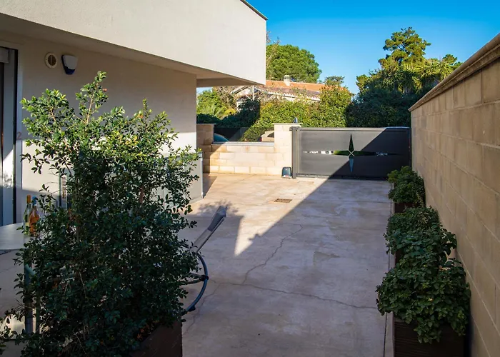 Guglielmo Lägenhet Oristano